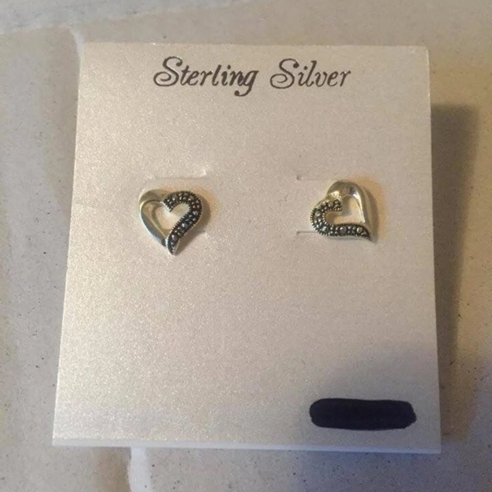 Sterling silver heart earrings NWT.